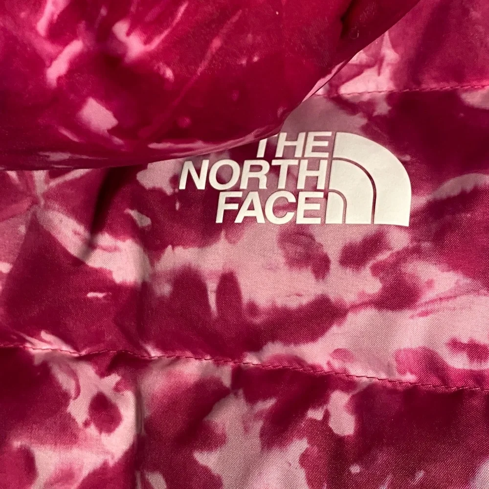 The North Face Winter Outdoor Printed Hooded Puffer 600 Fuchsia Pink Splash L